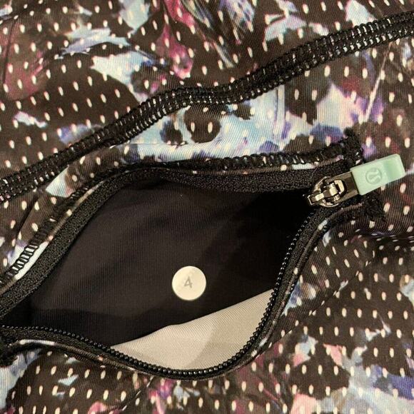 Lululemon Run Top Speed Mid-Rise Crop 17' Leggings | Floral Blue/Black | Sz 4 - Picture 6 of 14